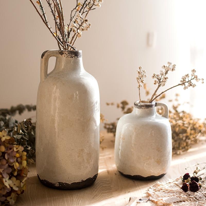 Elegant Glazed Pottery Vase