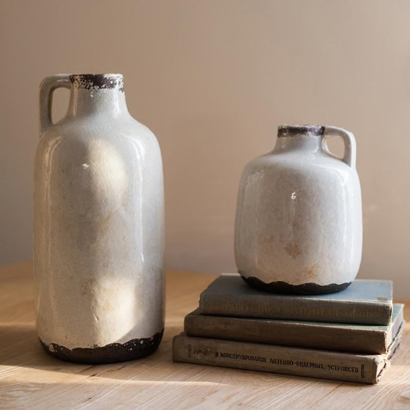 Elegant Glazed Pottery Vase